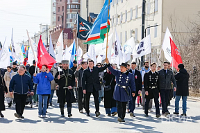 В Якутске состоялся парад молодёжи в честь Дня республики