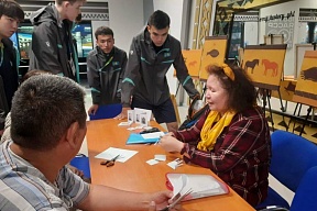 Туристы из Казахстана побывали на экскурсии по Якутску Туристы из Казахстана побывали на экскурсии по Якутску