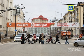 Фото. Как Якутск украсили к 80-летию Великой Победы