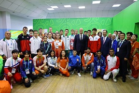 Вице-премьер РФ встретился с волонтерами и участниками игр «Дети Азии» в Якутске