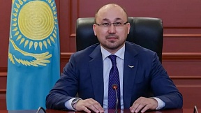 Чрезвычайный и полномочный посол Казахстана в РФ Даурен Абаев поздравил с Днем республики